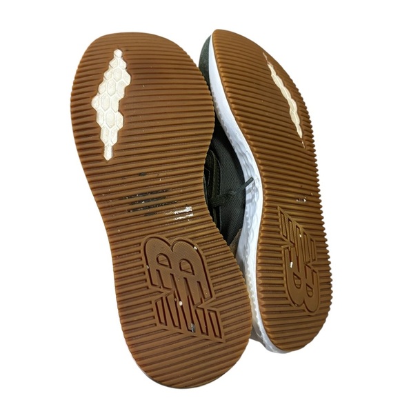 New Balance Women's Fresh Foam X70 V1 Sneaker size 7.5 - Picture 5 of 7